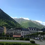 Jolie Aux Estives Vue Montagne